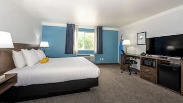 1 غرفة نوم وأغطية فراش متميزة ومكتب وستائر تعتيم