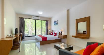 OYO 665 Sj House Hotel