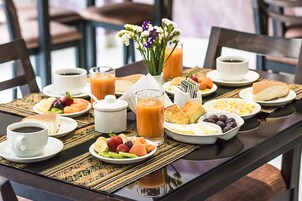 Free daily continental breakfast