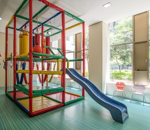 Children's play area - indoor - Apartment Downtown 422 (Mexico City)