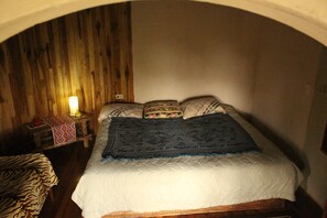 Tutayana | Individually decorated, individually furnished, free WiFi, bed sheets