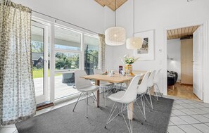 Dining - Stunning home in Væggerløse with sauna (Væggerløse)