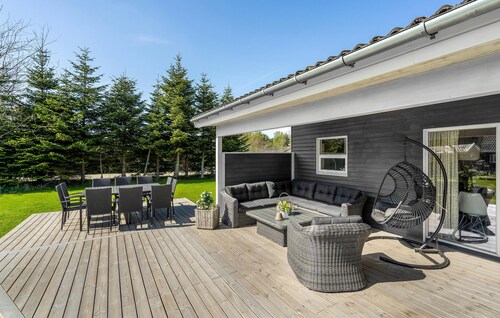 4 huonetta majoitusta Væggerløse