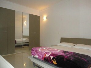 Apartment, 4 Bedrooms | 1 bedroom, in-room safe, free WiFi - Résidence Ngor Katia (Dakar)