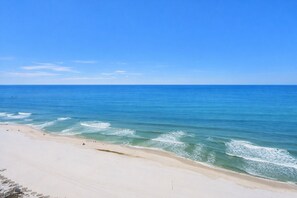 On the beach - *LAZY RIVER!* Phoenix West 3 Bedroom! PW-2008 (Orange Beach)