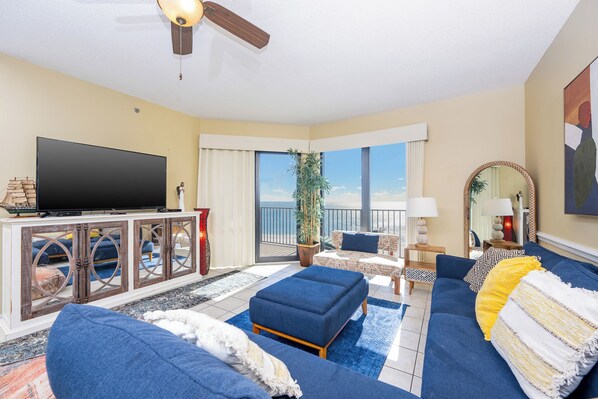 Flat-screen TV, stereo