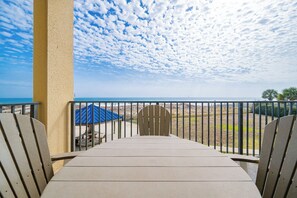 Outdoor dining - Phoenix V 103 | Spacious Coastal Retreat (Orange Beach)