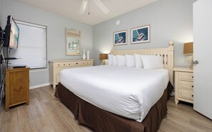 1 bedroom, iron/ironing board, free WiFi, bed sheets - 2nd Floor ~ On the BEACH ~ 1 Bedroom ~ Phoenix X (Orange Beach)