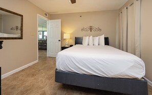 3 makuuhuonetta, silitysrauta/-lauta, ilmainen Wi-Fi, vuodevaatteet