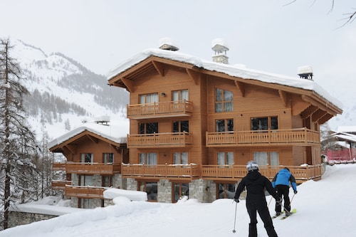 Superb duplex in luxury apartment at foot of slopes