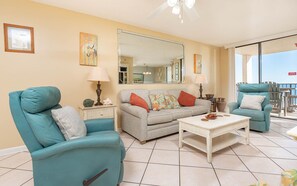 Una televisión, un reproductor estéreo