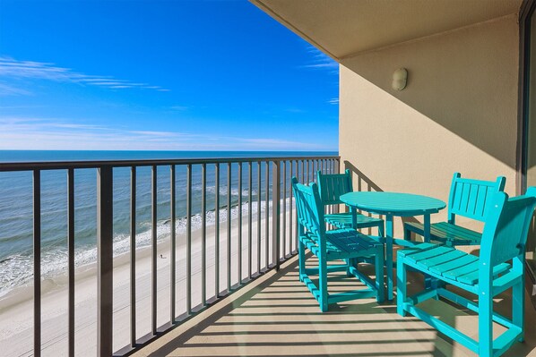 Property grounds - AMAZING SUNRISE VIEW! Full Kitchen & Living Room! Corner Unit! (Gulf Shores)