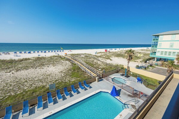 Pool - 5th FLOOR ~ GREAT HOTEL RATES! ~ Feels like a Condo! (Gulf Shores)