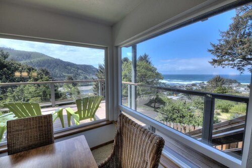 Harmony at the Beach! Gorgeous Ocean & Bay Views! Bring your Dog! Hot Tub!