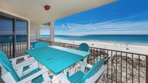 Outdoor dining - Phoenix X 510 - Lovely 3BR Gulf Front Unit (Orange Beach)