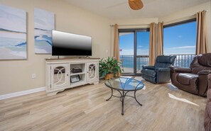 Una televisión, un reproductor estéreo