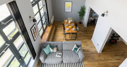 4B Loft Penthouse Industrial City views