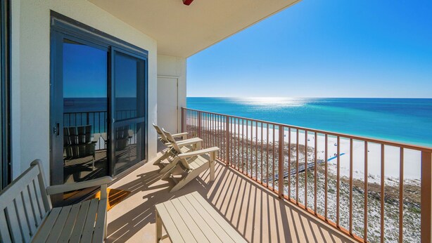A balcony with a view of the beach and ocean. - 3 Bedroom with Reserved Parking Space Phoenix VI 61501 (Orange Beach)