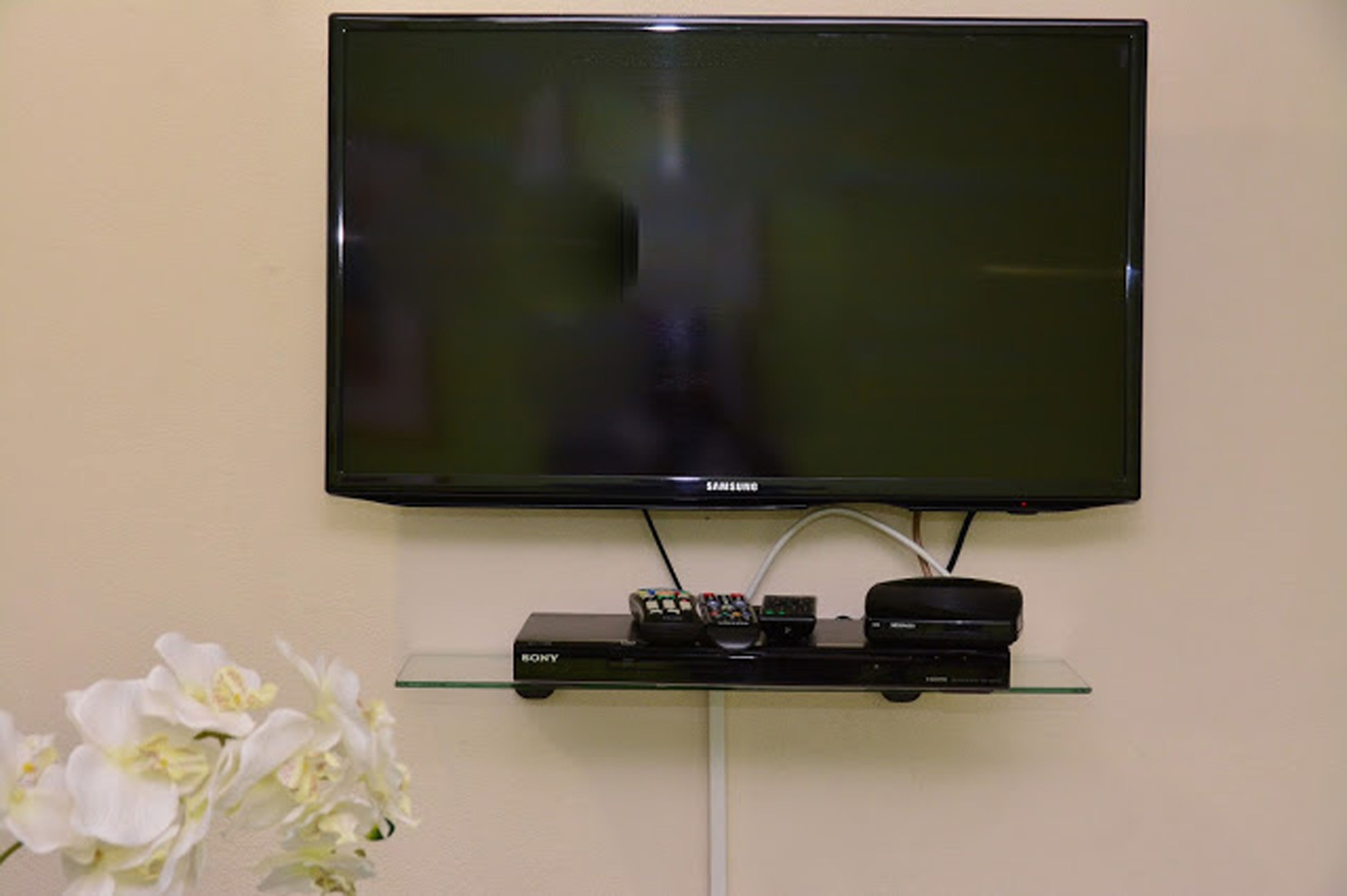 comfort studio, 1 queen bed, non smoking | room amenity