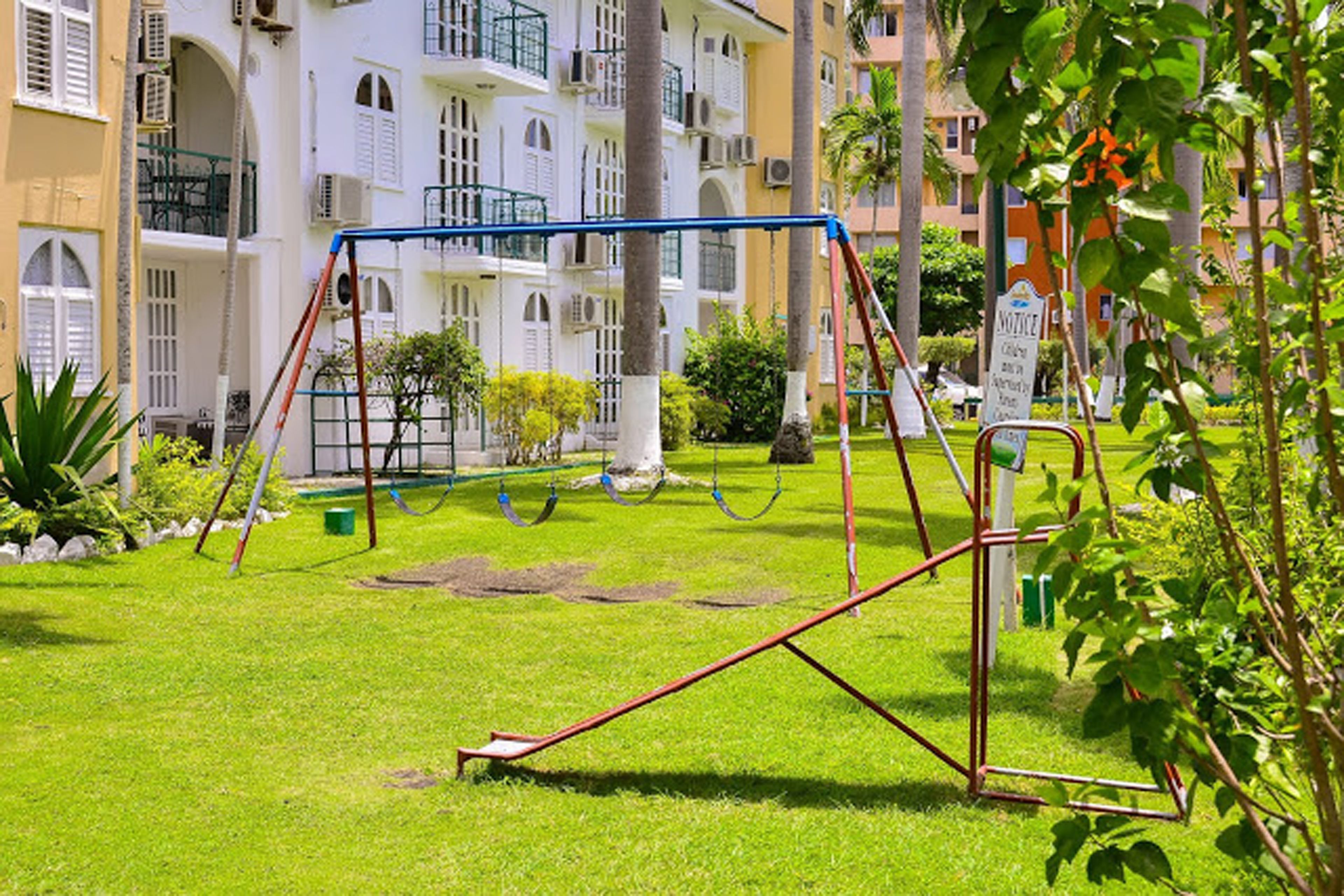 children’s play area – outdoor