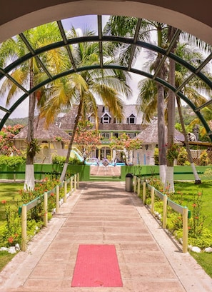 Fachada de la propiedad