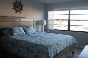 2 slaapkamers, een strijkplank/strijkijzer, reisbedje, wifi