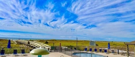 Una piscina cubierta