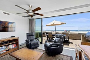 Interior - Indoor/Outdoor living on the ocean front. (San Diego)