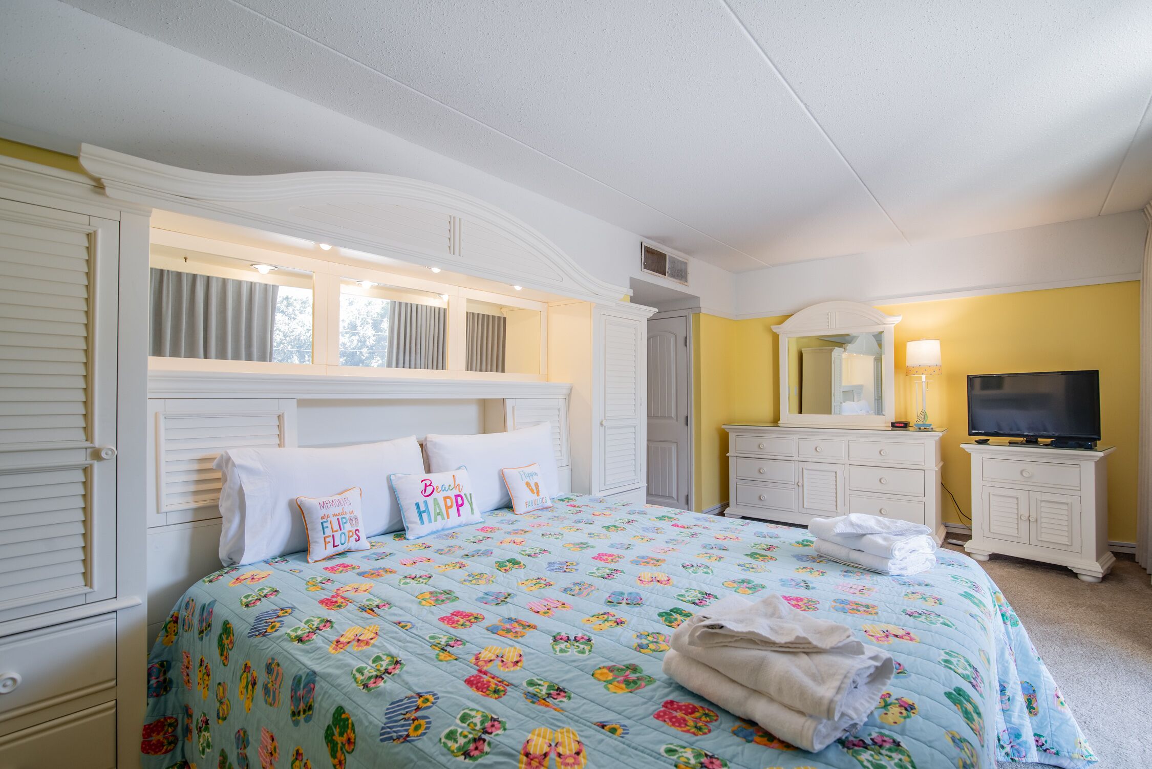 Litchfield Retreat 333 Two Bedroom Condo Across From Litchfield Beach - Murrells Inlet, SC