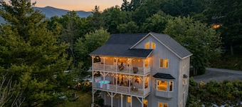 4BR Blowing Rock Home w/ Hot Tub, Game Room & Views