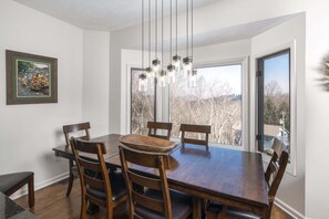 Dining - Family-Friendly Home near Top Attractions (Blowing Rock)