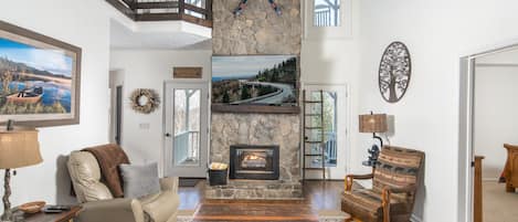 Smart TV, fireplace, DVD player