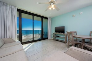 TV - Phoenix Hotels ~ GULF FRONT Hotel Suite! Full Kitchen - Bunks (Gulf Shores)