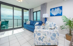 TV, stereo - FREE Wifi ~ Balcony on the Beach~ Full Kitchen ~ Hotel Suite (Gulf Shores)