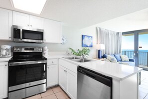 Fridge, microwave, oven, dishwasher - Phoenix Hotels on the BEACH! FREE Wifi - Full Kitchen ~ Bunks! (Gulf Shores)