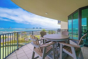 Outdoor dining - BRING the BOAT!! 3 BR 3 BA…Phoenix On The Bay!! (Orange Beach)