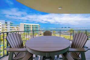 Outdoor dining - BRING the BOAT!! 3 BR 3 BA…Phoenix On The Bay!! (Orange Beach)
