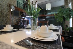 大型雪櫃/冰箱、微波爐、焗爐、爐具