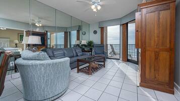 Flat-screen TV, stereo