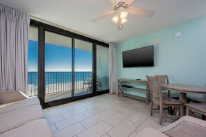 TV - FREE Wifi ~ Balcony on the Beach~ Full Kitchen ~ Hotel Suite @ the Phoenix (Gulf Shores)