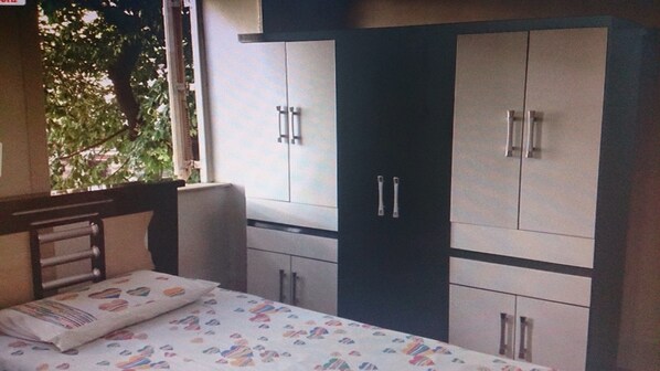 Casa, para no fumadores, vista a la ciudad | Cortinas blackout, tabla de planchar con plancha y wifi gratis
