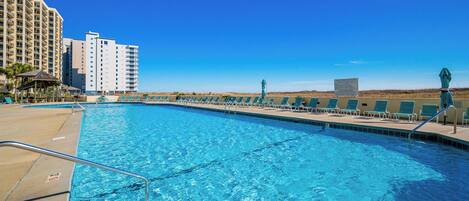 Una piscina cubierta