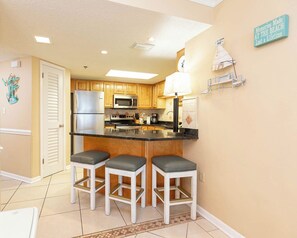 Køleskab, mikrobølgeovn, ovn, opvaskemaskine