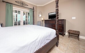 3 bedrooms, iron/ironing board, free WiFi, bed sheets - LOW FLOOR *Guest's Choice!* 4th Floor Phoenix West *3BR 4BA* (Orange Beach)