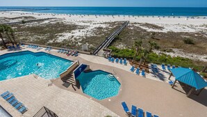 Pool - 2 Bedroom **Phoenix East** Splash Pad ~ GULF FRONT! (Orange Beach)