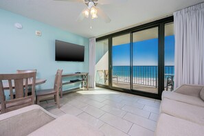 TV - 2nd FLOOR! ~ BEACH FRONT Hotel Suite ~ FULL KITCHEN! (Gulf Shores)