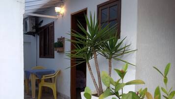 Family Room | Terrace/patio