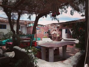 Terrace/patio - Hostal Atacama Tatais - Hostel (San Pedro de Atacama)