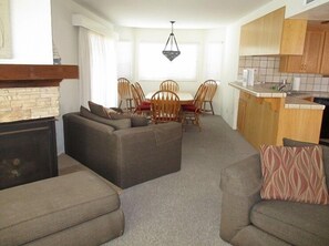 TV, fireplace - Ocean front, 3 bedroom penthouse. (San Diego)