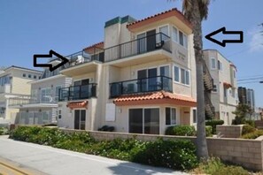 Unclassified image, 3 of 34, button